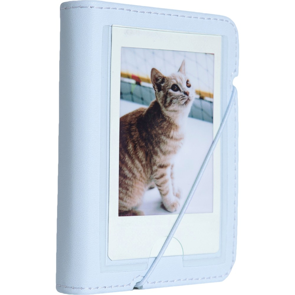 Yukarı bakan tekir kedi resimli açık mavi fotoğraf tutucu.