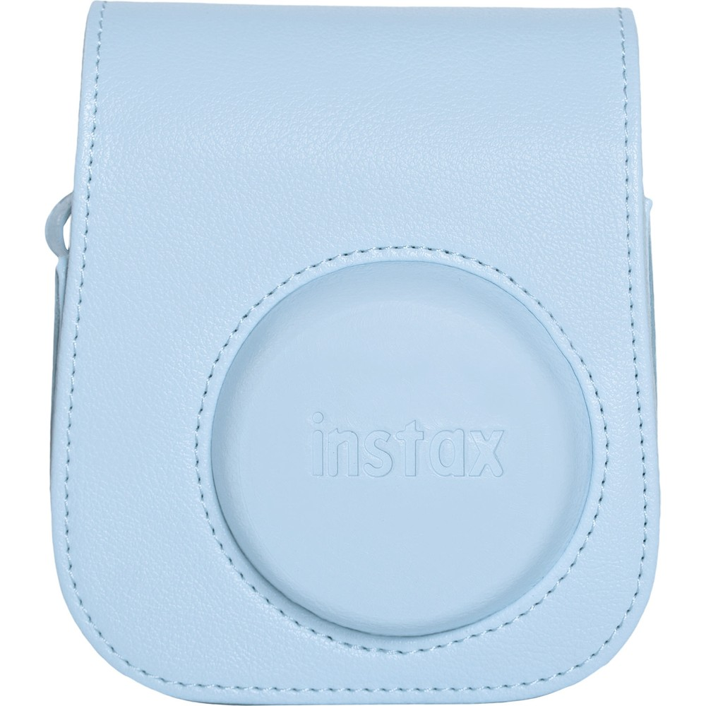 Kabartmalı "instax" logolu açık mavi deri kamera çantası. Beyaz dikişli.