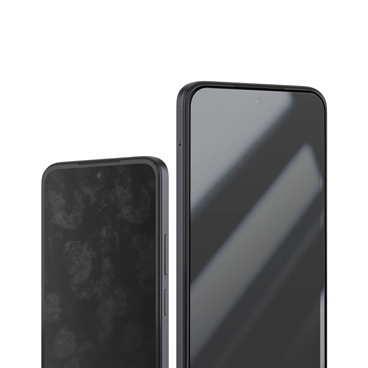 Due smartphone neri uno accanto all'altro, uno con impronte digitali sullo schermo.