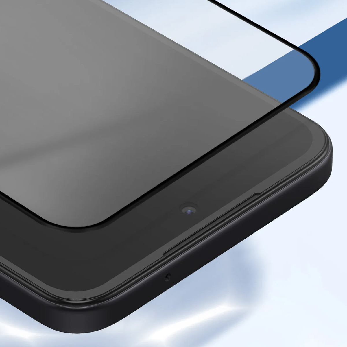Protezione schermo nera su smartphone scuro con fotocamera anteriore.