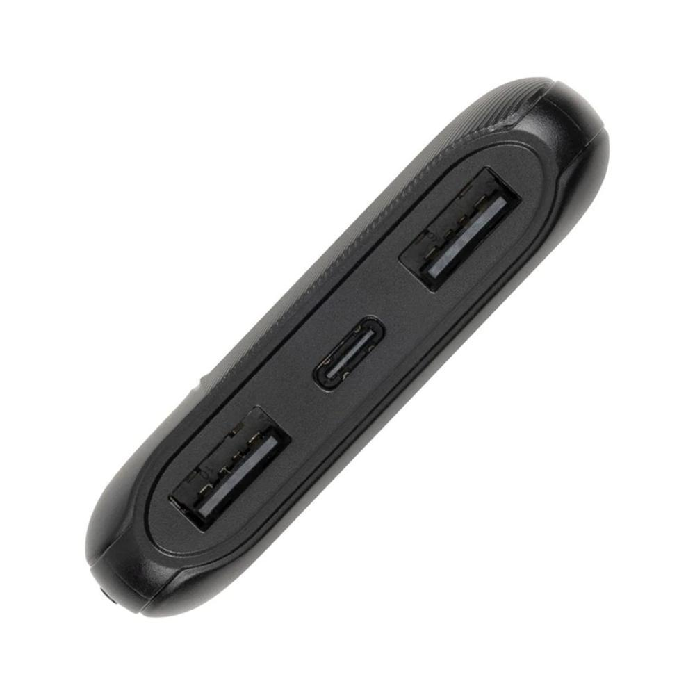 Dispositivo de batería externa negro con dos puertos USB-A y un puerto USB-C.