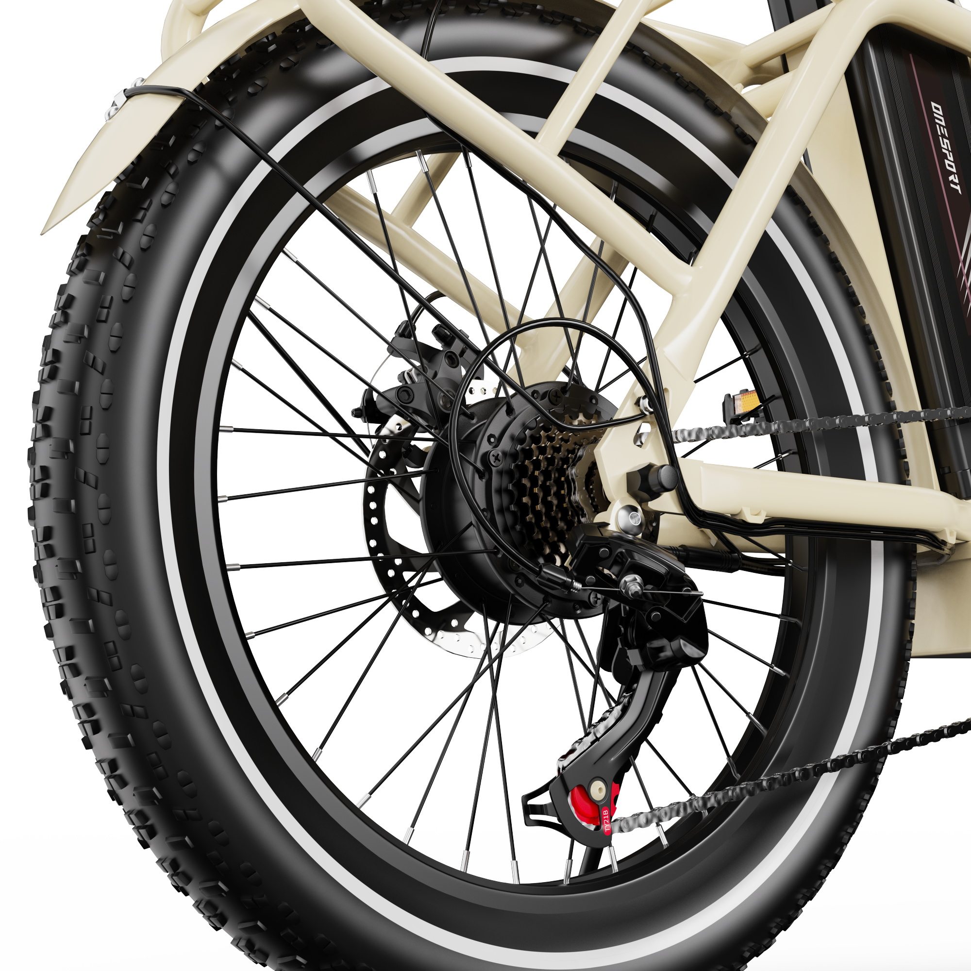 Detailaufnahme des Hinterrads eines cremefarbenen E-Bikes mit breitem Reifen und Kette.
