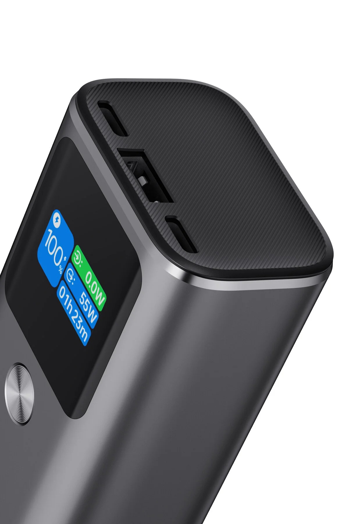 Gri power bank ekranında %100 şarj, 55W güç ve 1s 23d kalan süre gösteriyor.