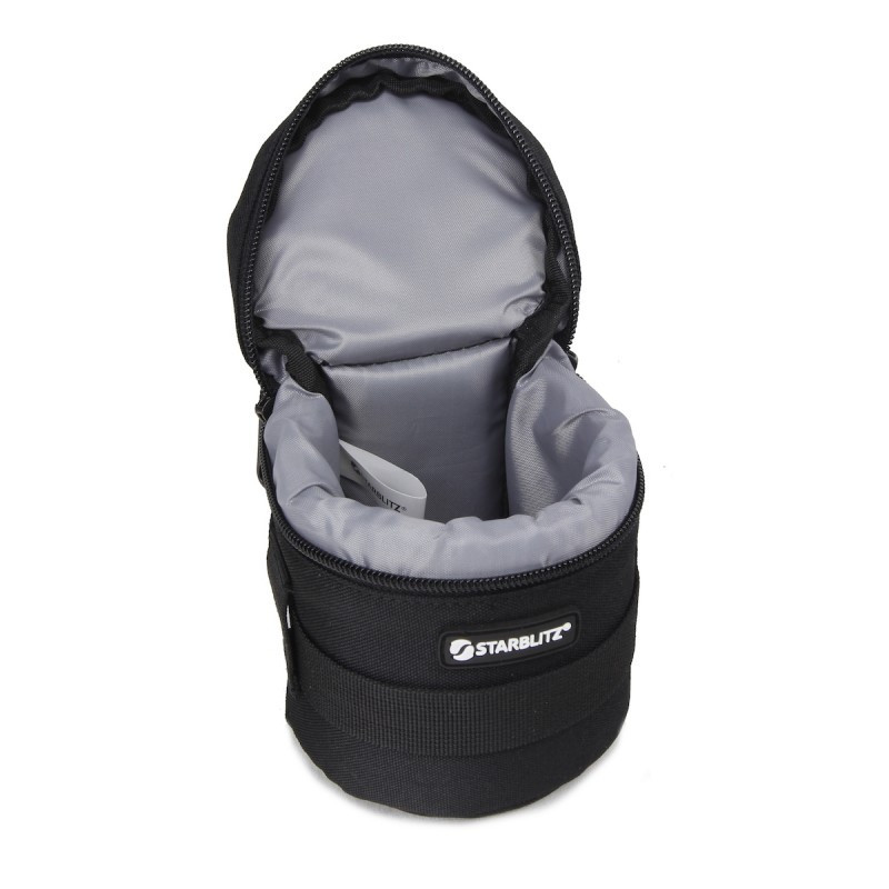 Una funda de lente negra y abierta con interior gris y logo Starblitz.