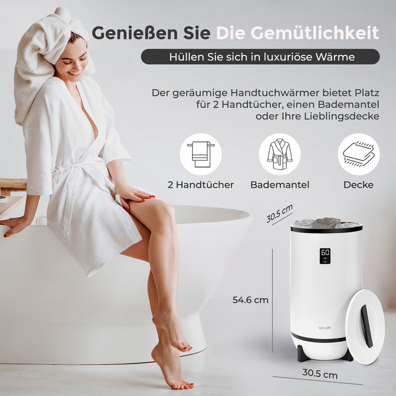 Frau im Bademantel sitzt neben einer Badewanne; daneben ein Handtuchwärmer.