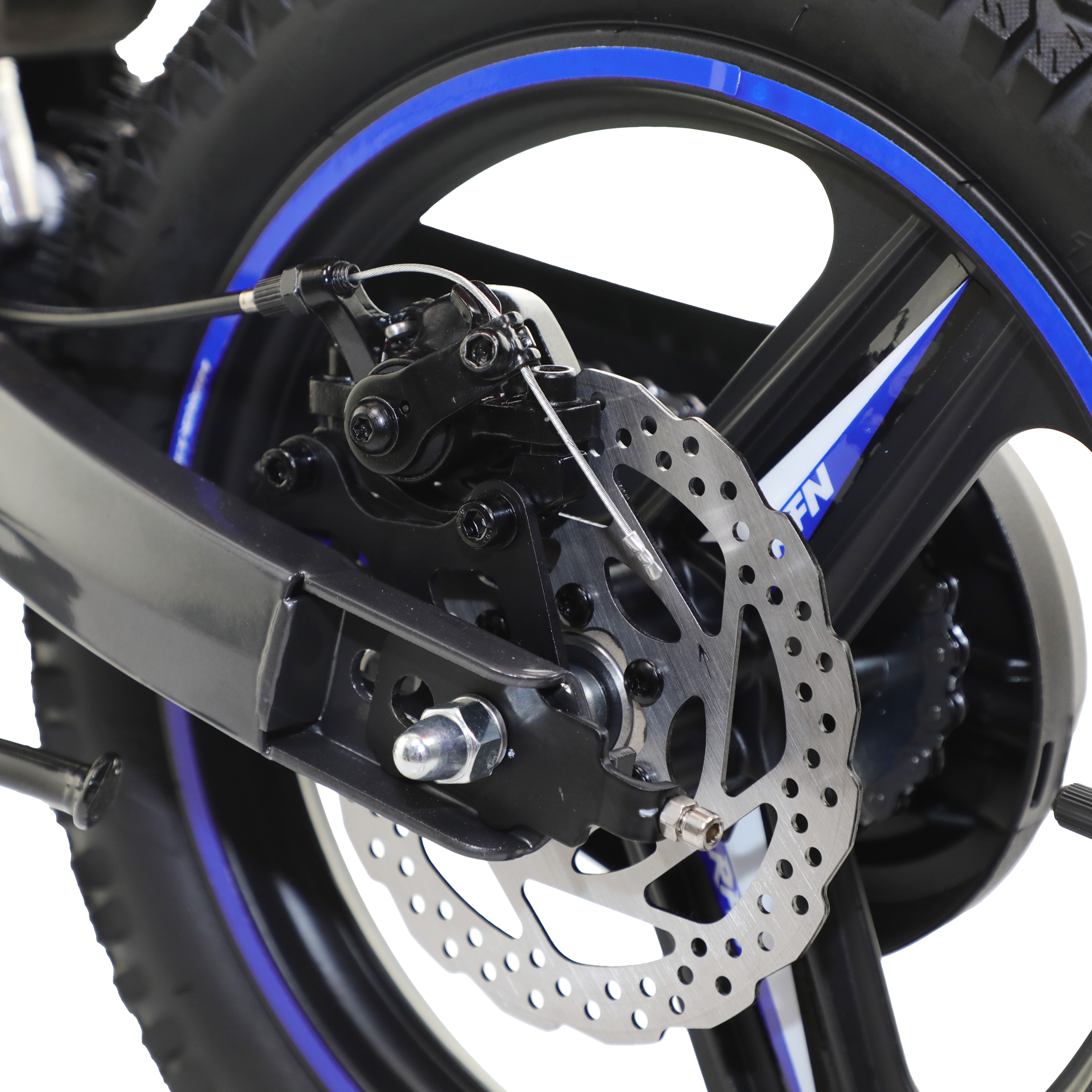 Nahaufnahme des Fahrrad-Scheibenbremssystems mit schwarzem Rahmen, blauem Streifen und Speichen.
