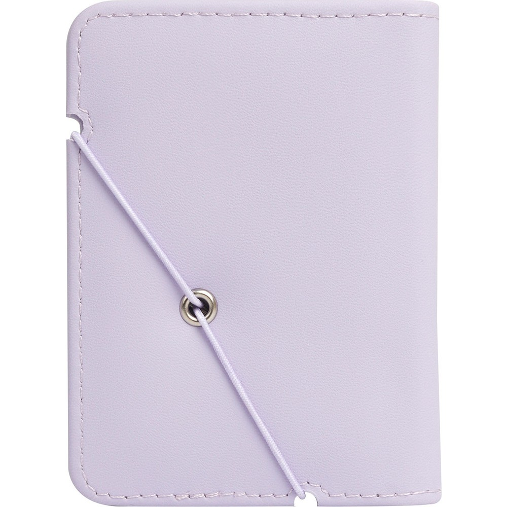 Gümüş halka düğmeli, lastik bantlı açık mor defter.