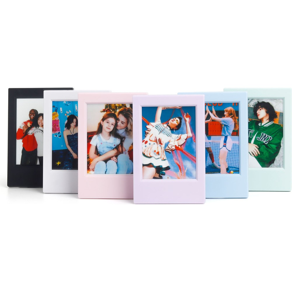 İnsanlar ve çiftlerin resimlerini içeren altı renkli fotoğraf kabini çerçevesi.