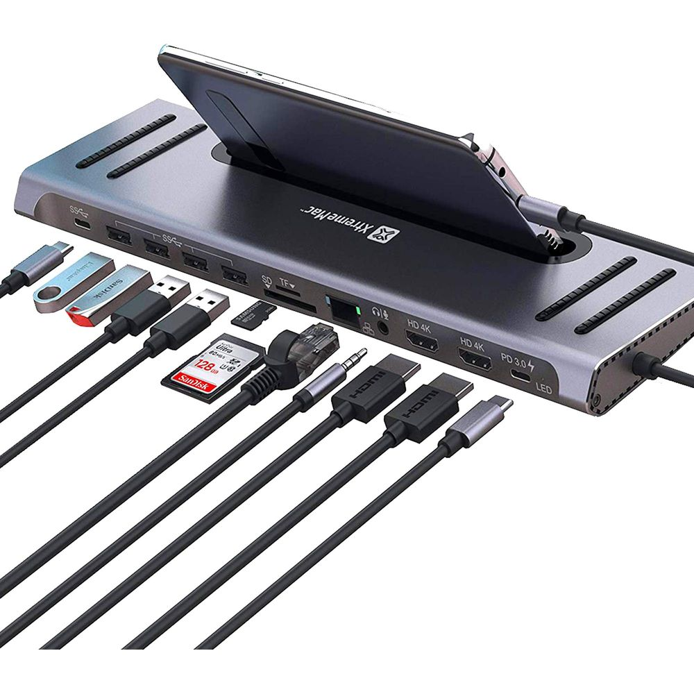 Ein USB-C-Hub mit einem Smartphone, das in einem Schlitz steckt, und verschiedenen angeschlossenen Kabeln und Speicherkarten.