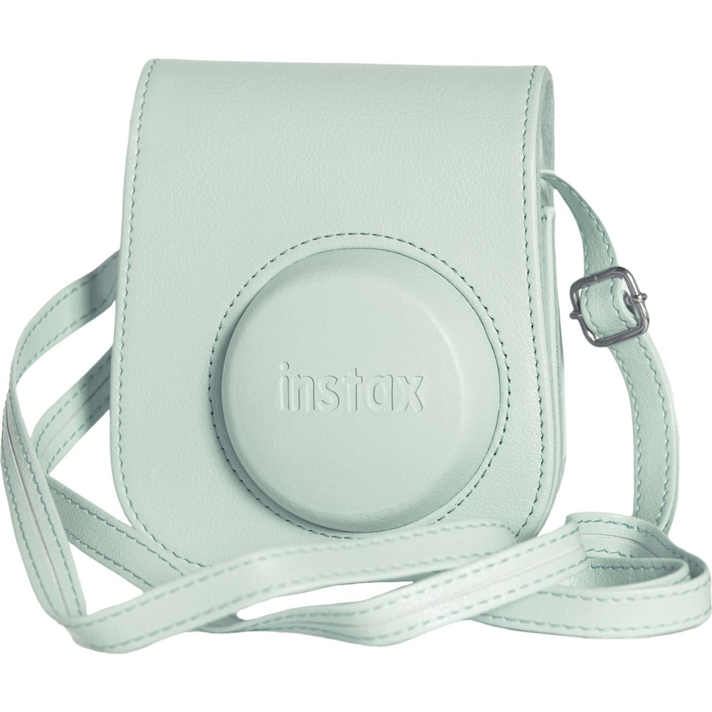 Işıklı yeşil deri kamera çantası, askılı ve kabartmalı 'instax' yazılı.