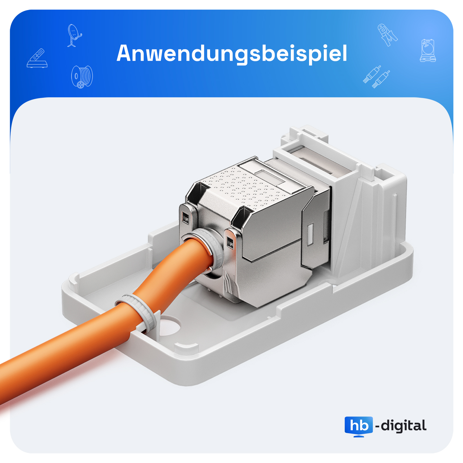 Ein orangefarbenes Kabel steckt in einem silbernen und weißen Netzwerkanschluss.