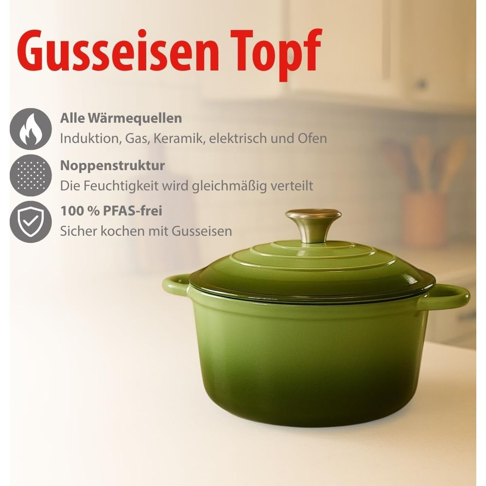 Ein grüner Gusseisen-Topf mit Deckel, auf einem Tisch stehend.