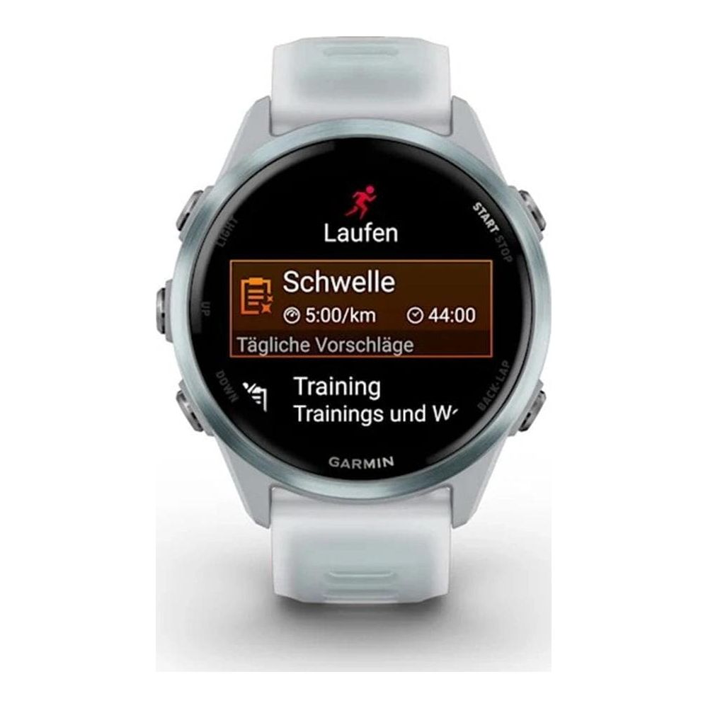 Reloj Garmin mostrando estadísticas de carrera: Ritmo 5:00/km y duración 44:00.