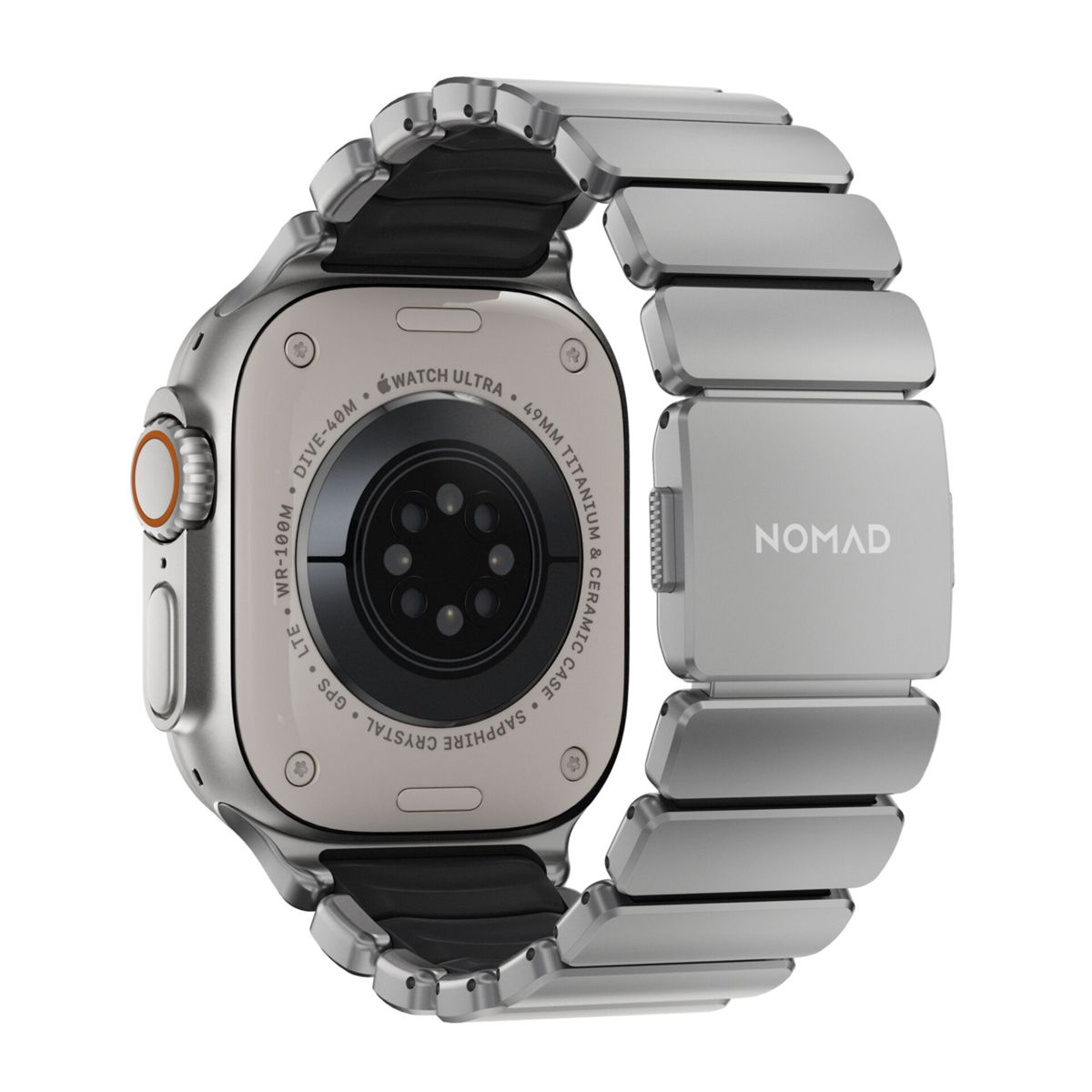 Uno smartwatch argentato con cassa in titanio e cinturino in metallo NOMAD.