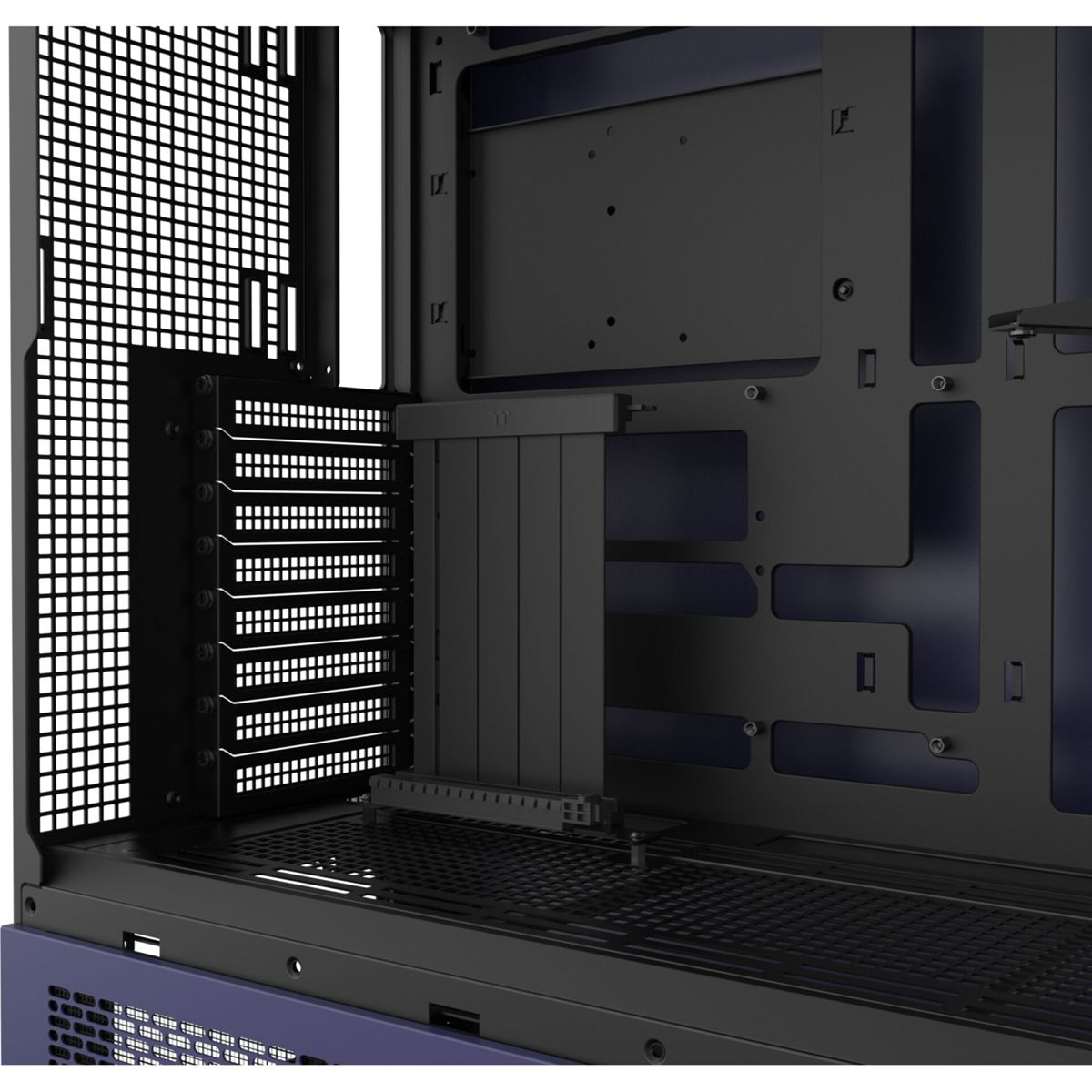 Innenansicht eines schwarzen Computergehäuses mit Lüftungsschlitzen und blauen Akzenten.