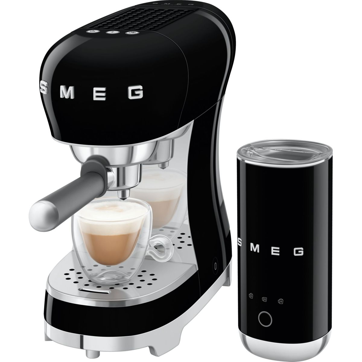 Süt köpürtücülü ve iki dolu fincanlı siyah espresso makinesi.