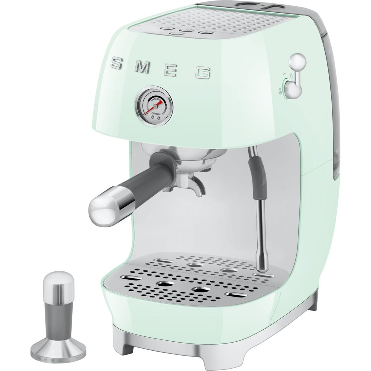 Eine pastellgrüne SMEG Espressomaschine mit Manometer und Siebträger.