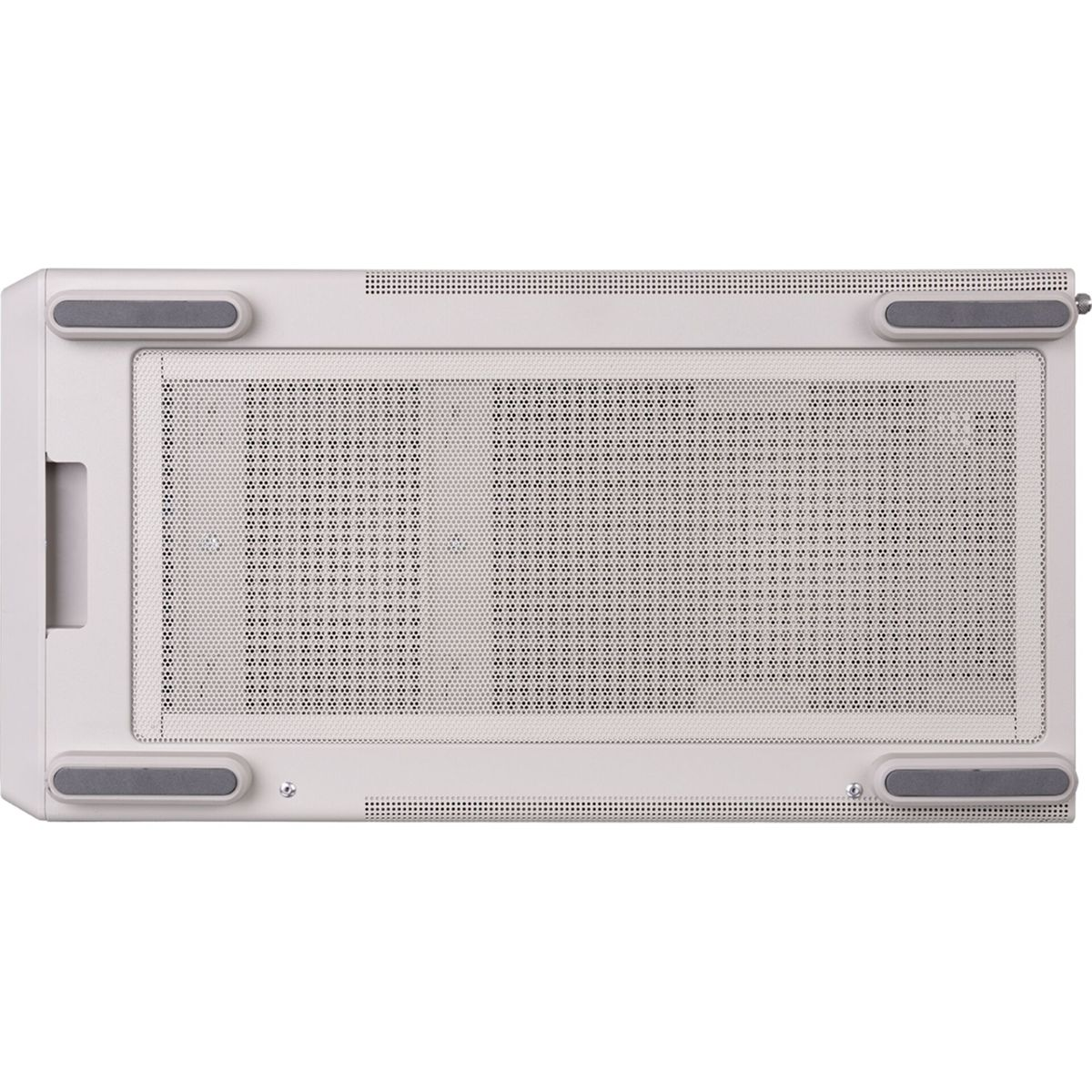 Una caja de computadora gris vista desde abajo con patas de goma y orificios de ventilación.
