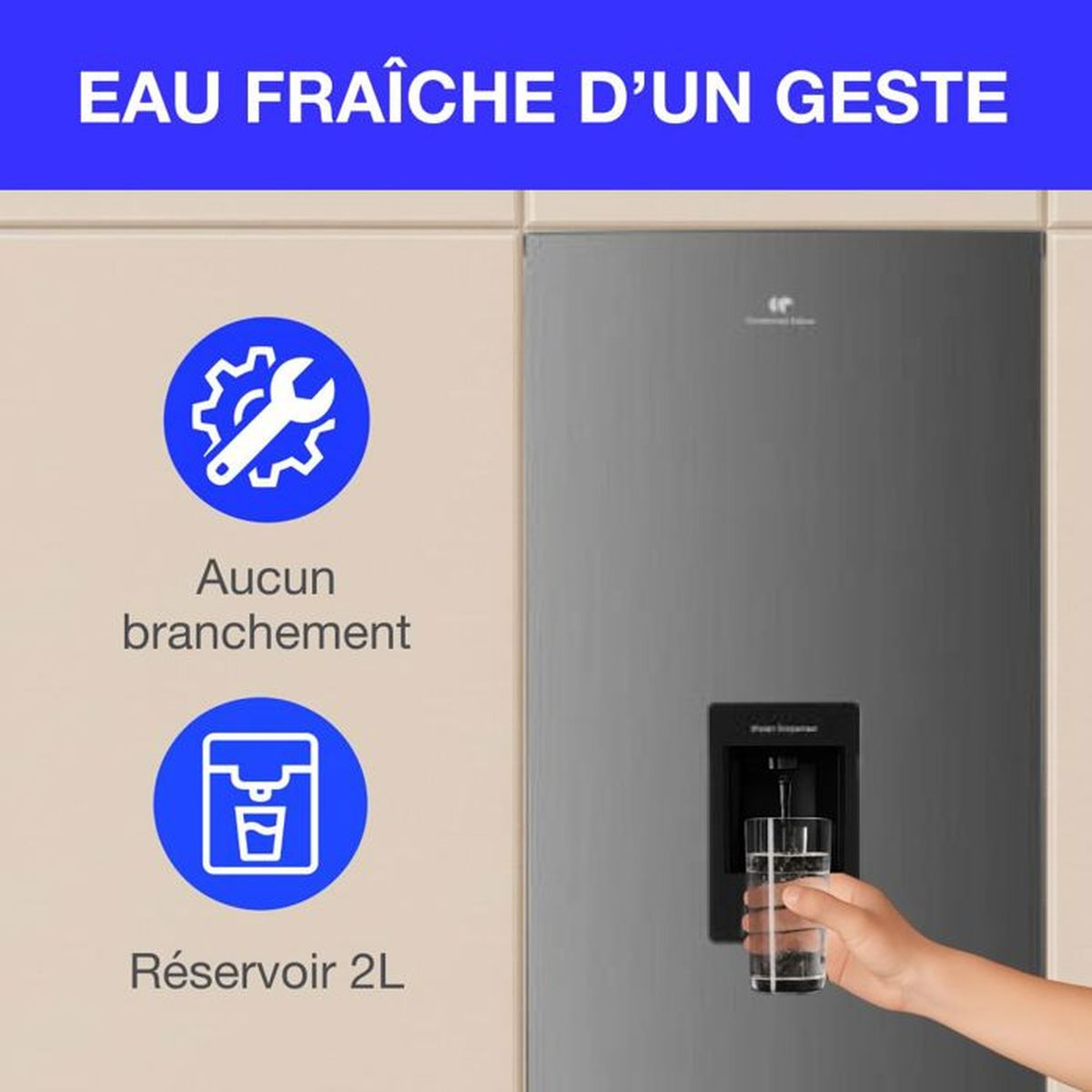 Ein Glas wird unter einem Wasserspender gefüllt. Kein Anschluss, 2L Tank.
