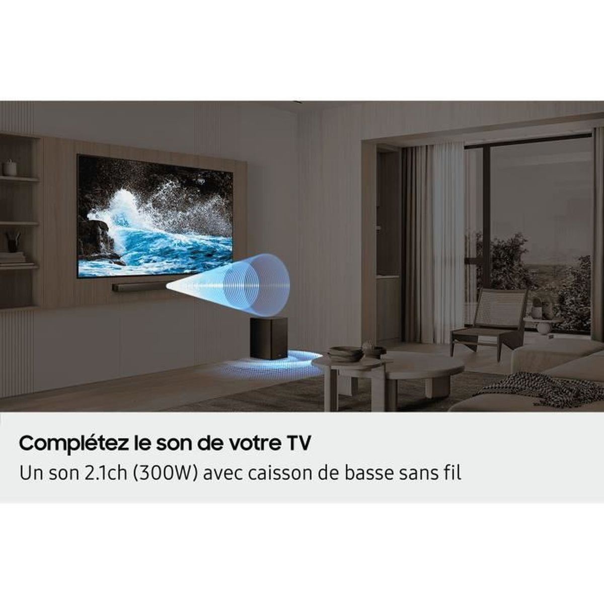 Ein Wohnzimmer mit Fernseher, Soundbar und Subwoofer, der Schallwellen aussendet.