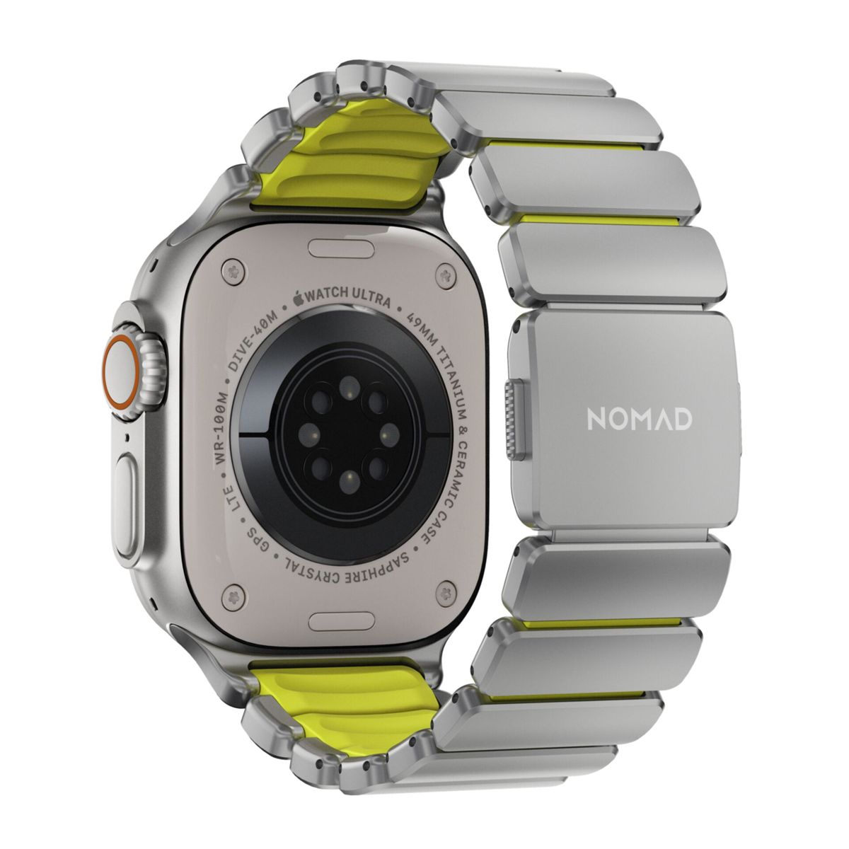 Un Apple Watch Ultra plateado con banda de metal y detalles amarillos. La esfera del reloj es negra.