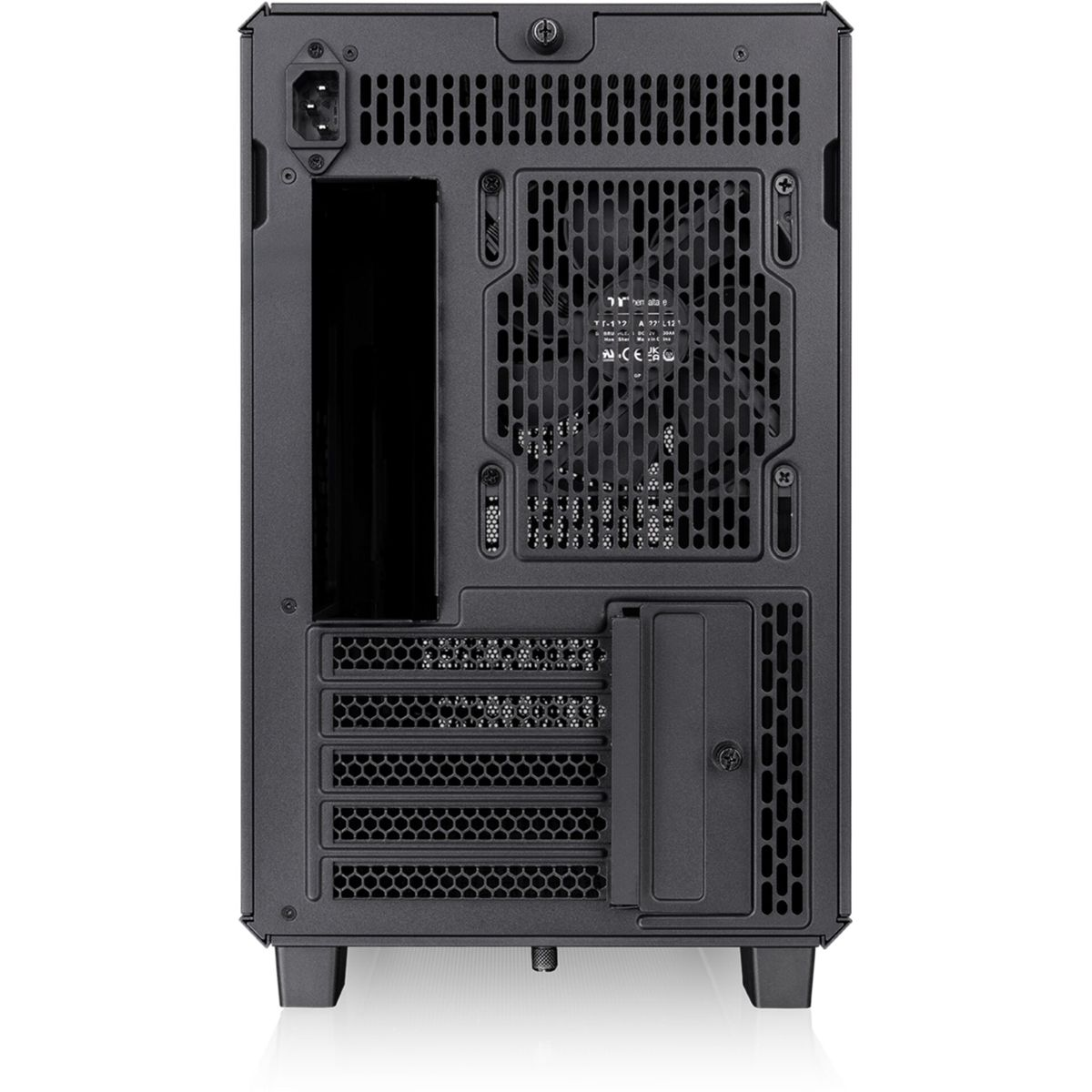 Rückseite eines schwarzen Computergehäuses mit Lüfter, Anschlüssen und Lüftungsschlitzen.