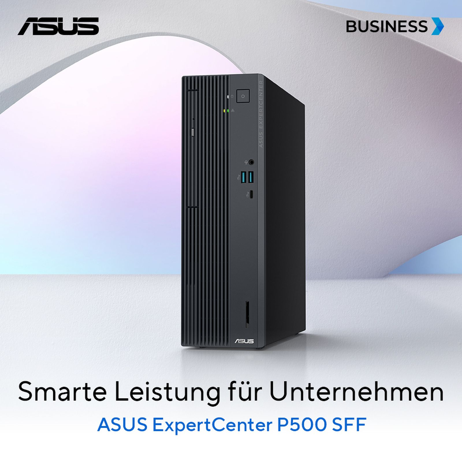 Czarny komputer ASUS ExpertCenter stoi na białym stole, z abstrakcyjnym tłem.
