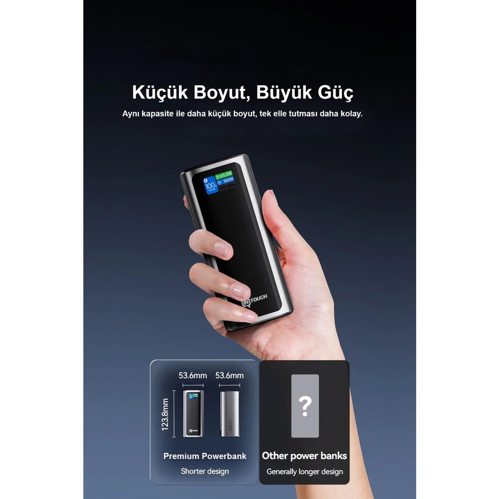 Ekrana sahip siyah powerbank tutan el. Solda daha küçük tasarımla boyut karşılaştırması.