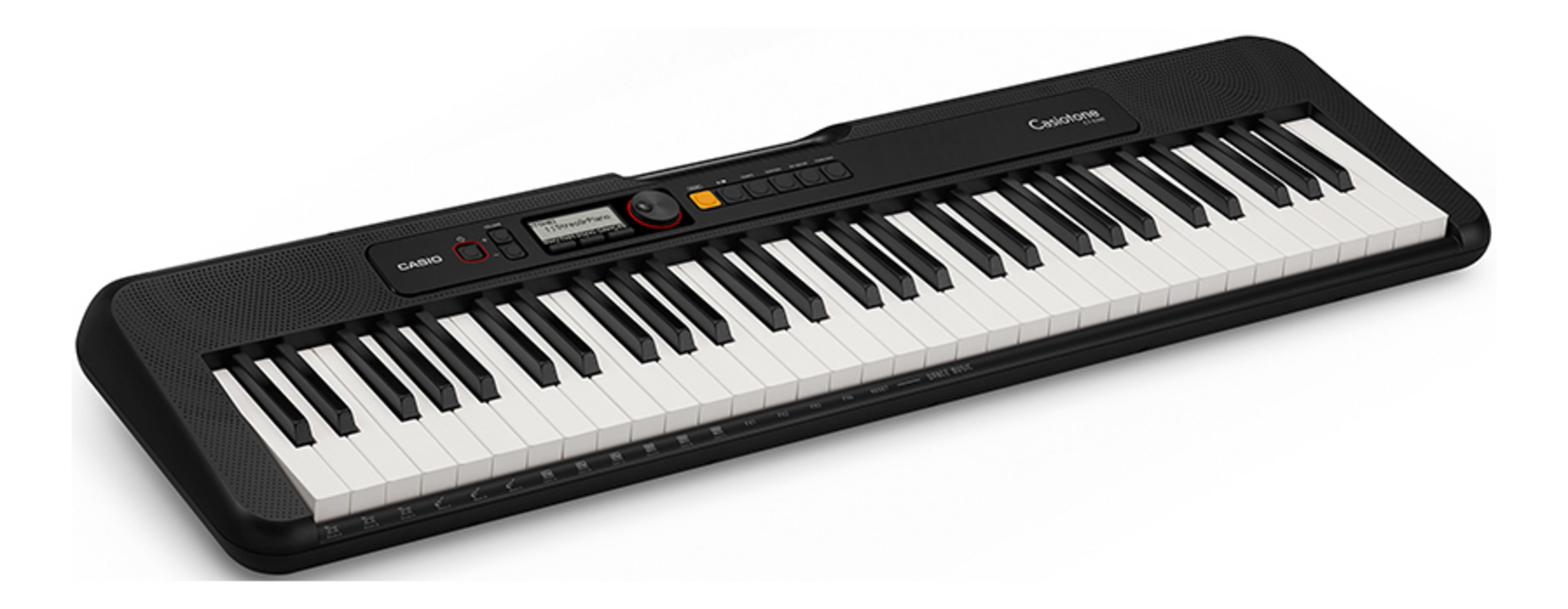 Czarny elektroniczny keyboard Casio z białymi i czarnymi klawiszami stoi na białej powierzchni.