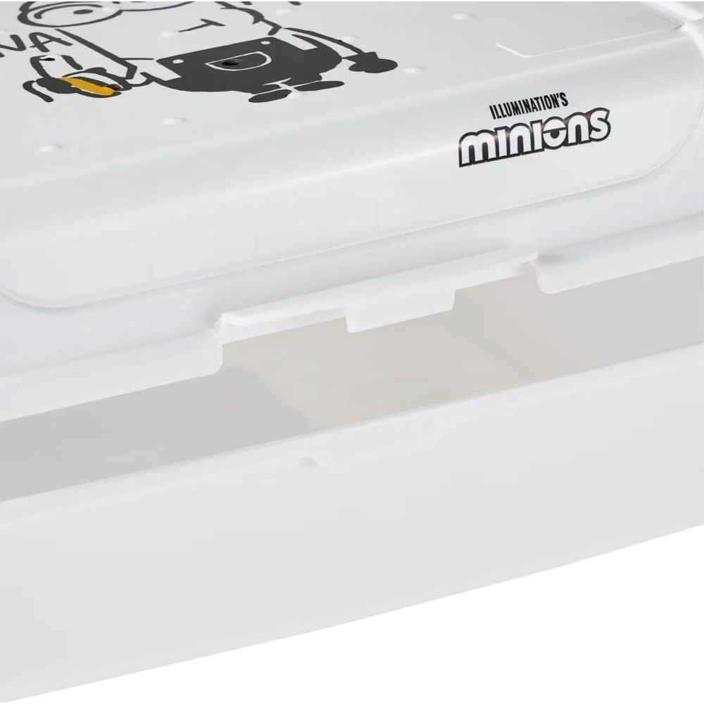 Weiße Aufbewahrungsbox mit Minion-Druck und Illumination's-Logo.