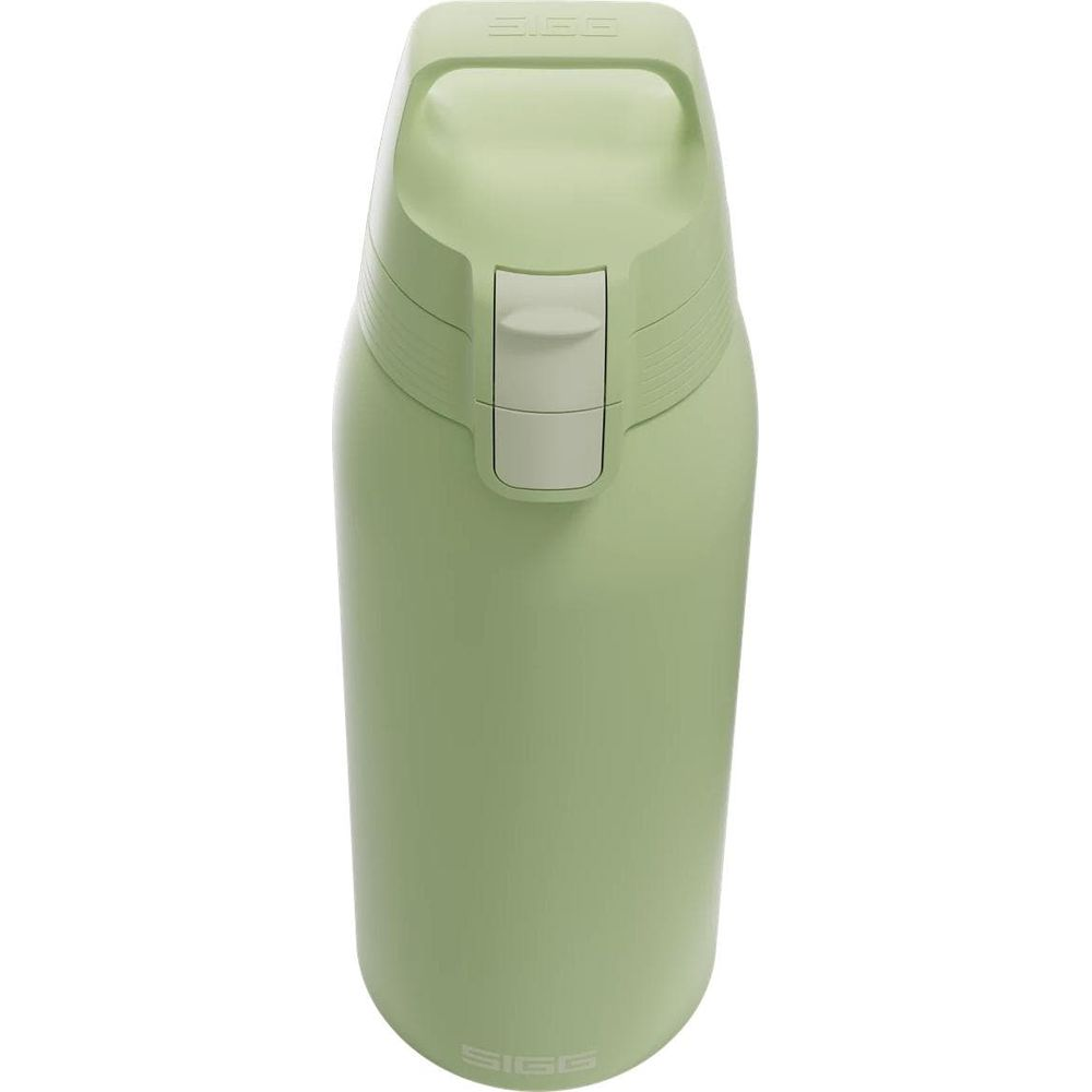Eine hellgrüne Trinkflasche mit weißem Deckel und Griff ist auf weißem Hintergrund zu sehen.