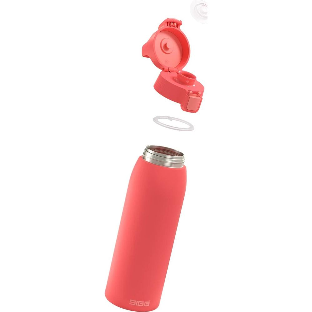 Ein korallenroter Wasserbehälter mit offenem Deckel und Dichtungsring.