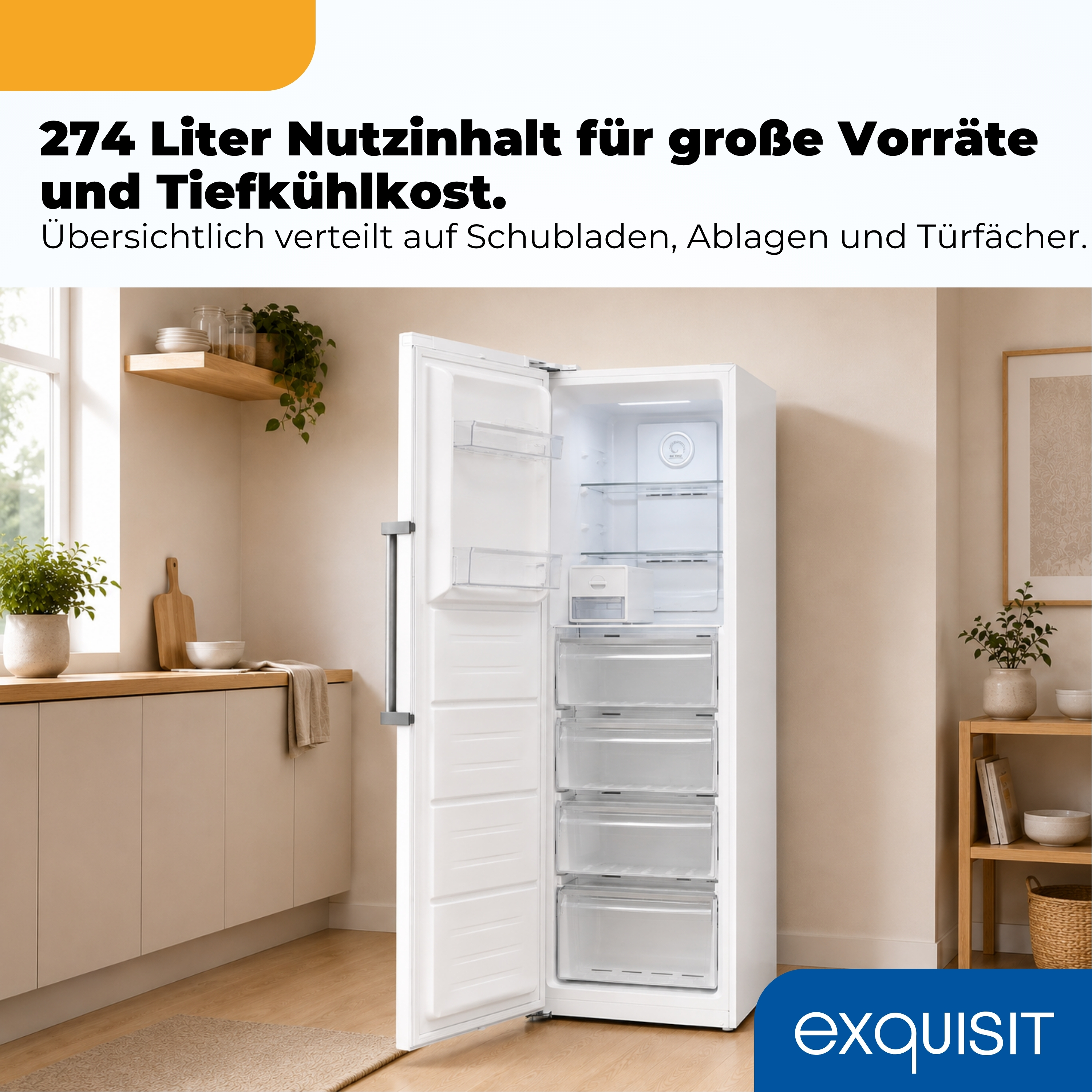 Offener weißer Kühlschrank mit mehreren Schubladen und Ablagen in einer modernen Küche.