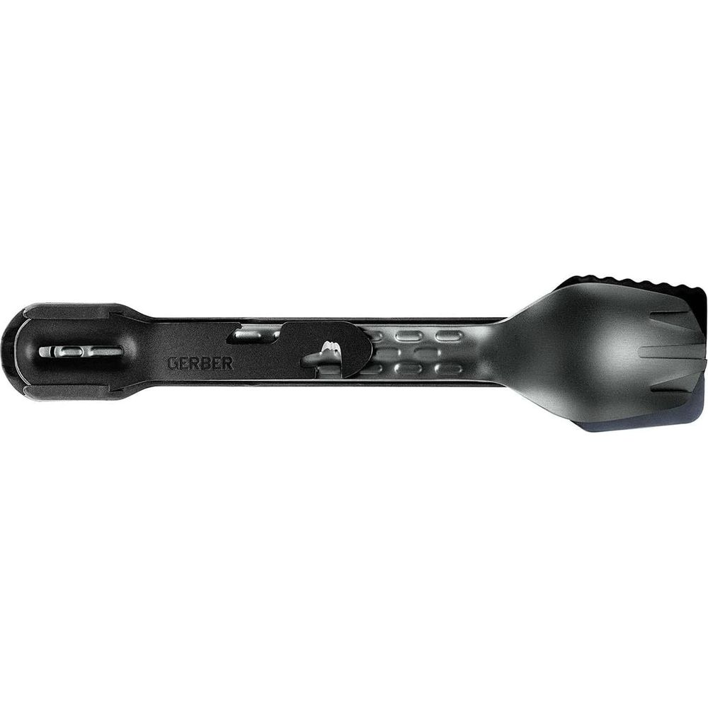 Ein schwarzes Multitool mit Löffel- und Gabelaufsatz, das für den Transport zusammengeklappt ist.