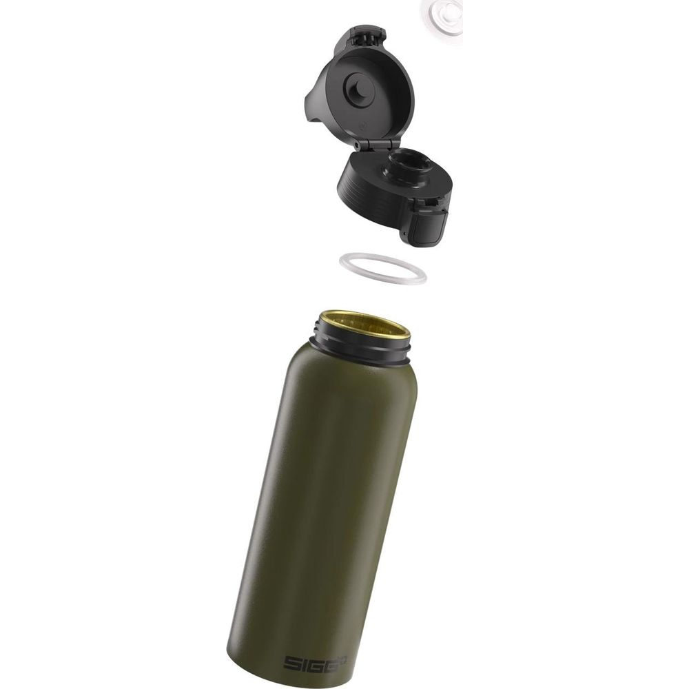 Eine grüne SIGG-Wasserflasche mit offenem schwarzen Deckel und Dichtungsring.