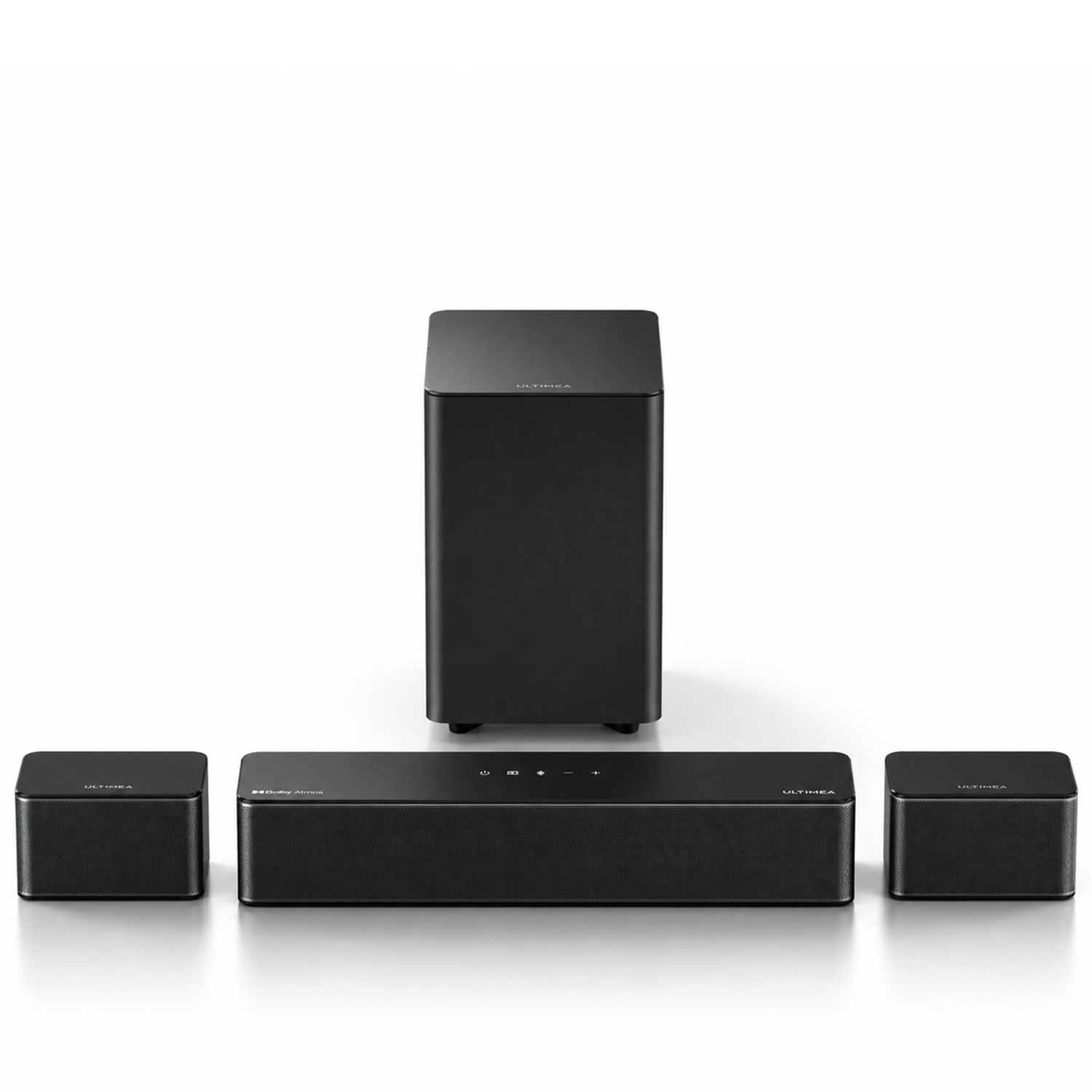 Schwarze Soundbar, Subwoofer und zwei Satellitenlautsprecher auf weißem Untergrund.