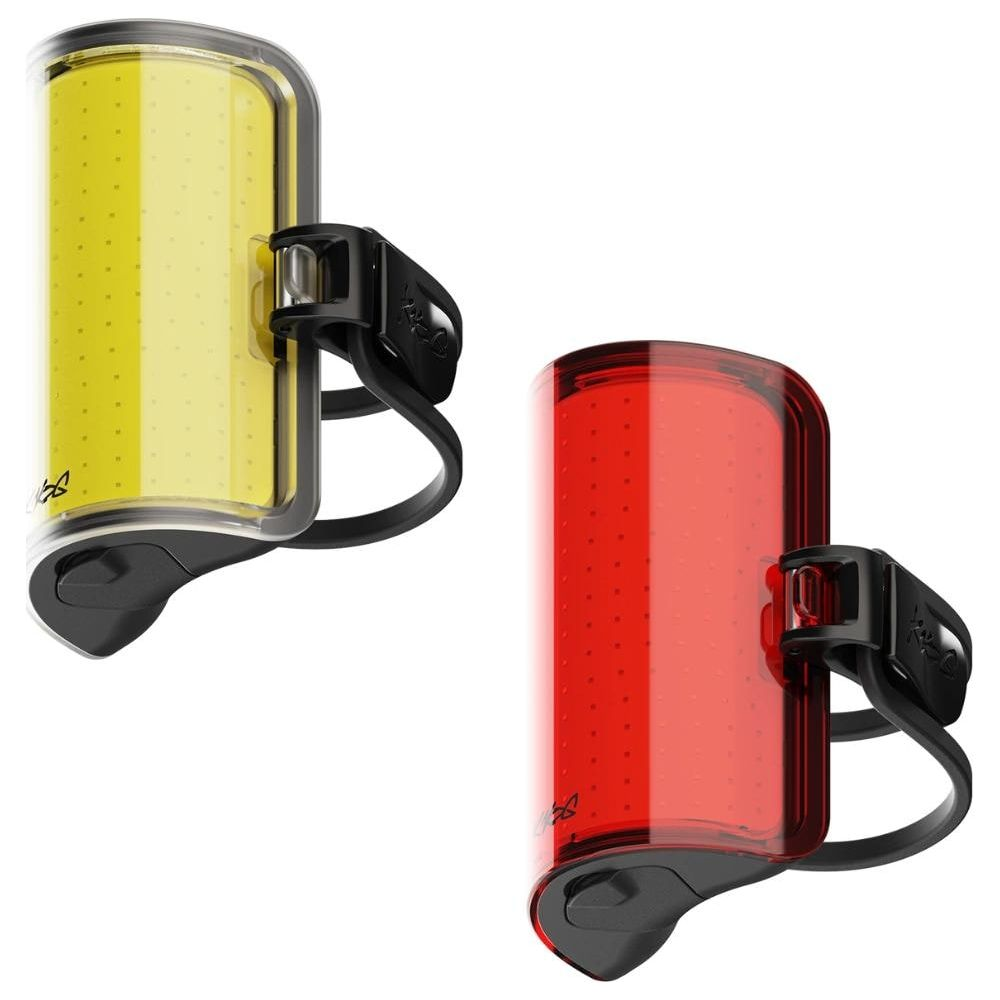 Zwei Fahrradlichter: eines gelb, eines rot, mit schwarzen Halterungen.