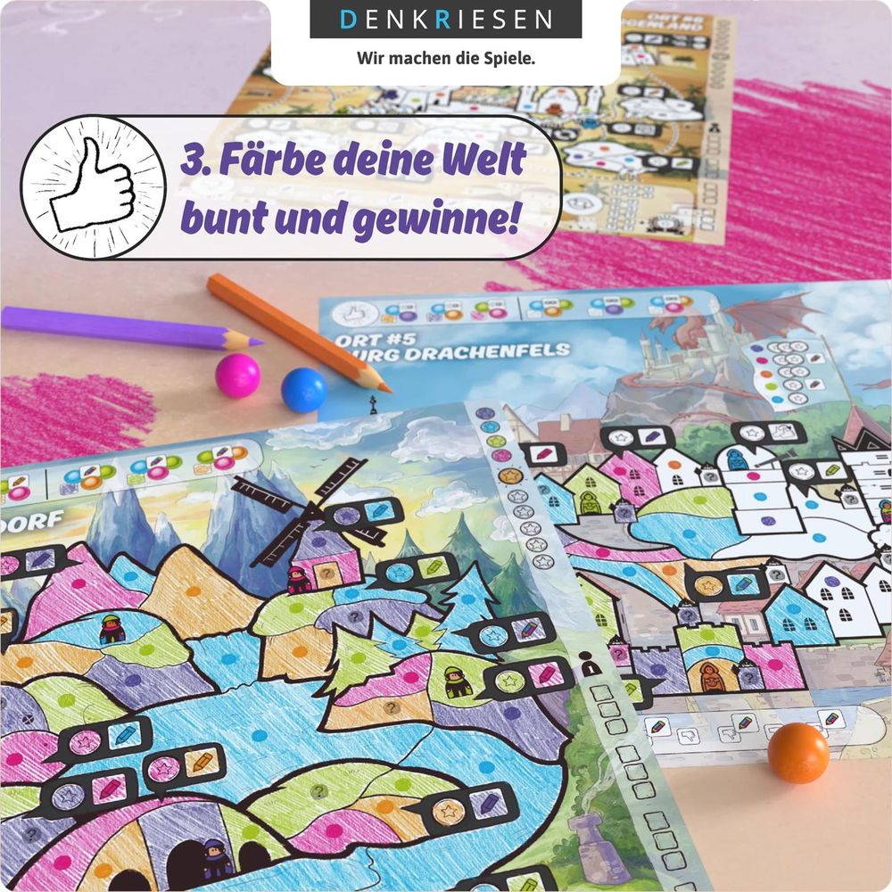Bunt bemalte Spielbretter mit Stiften, Kugeln und einem Daumen-hoch-Symbol.