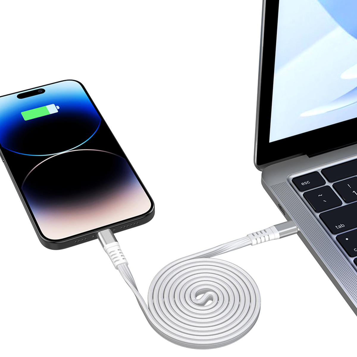 Un cable de carga blanco conecta un smartphone con icono de batería verde a un portátil.