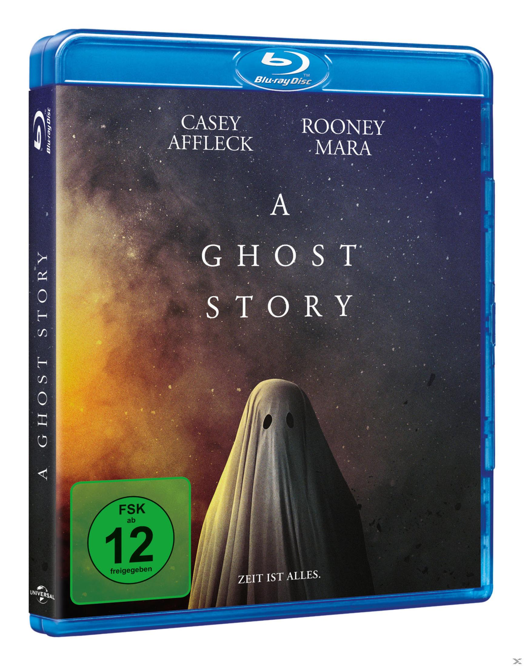 Blu-ray-Hülle von 'A Ghost Story' mit einem Geist unter einem Tuch. FSK 12.