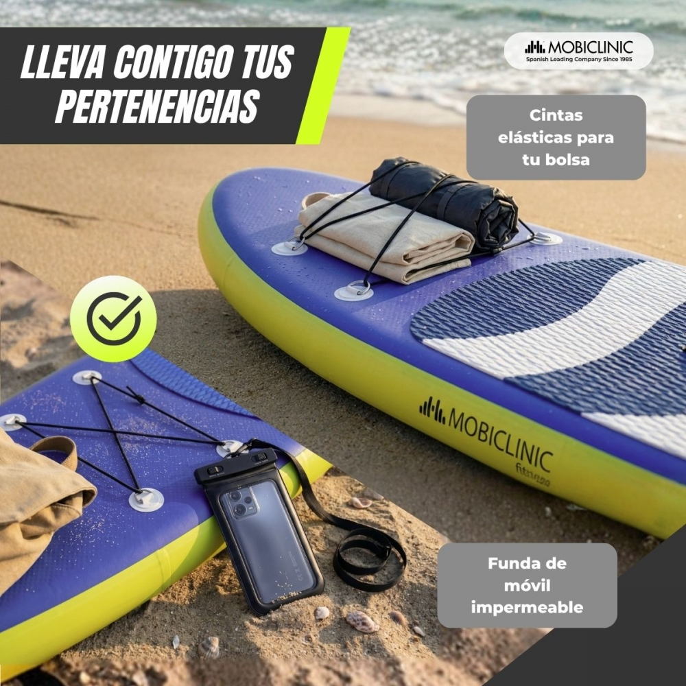 Dos tablas de paddle surf en la playa con funda impermeable para móvil y cintas.