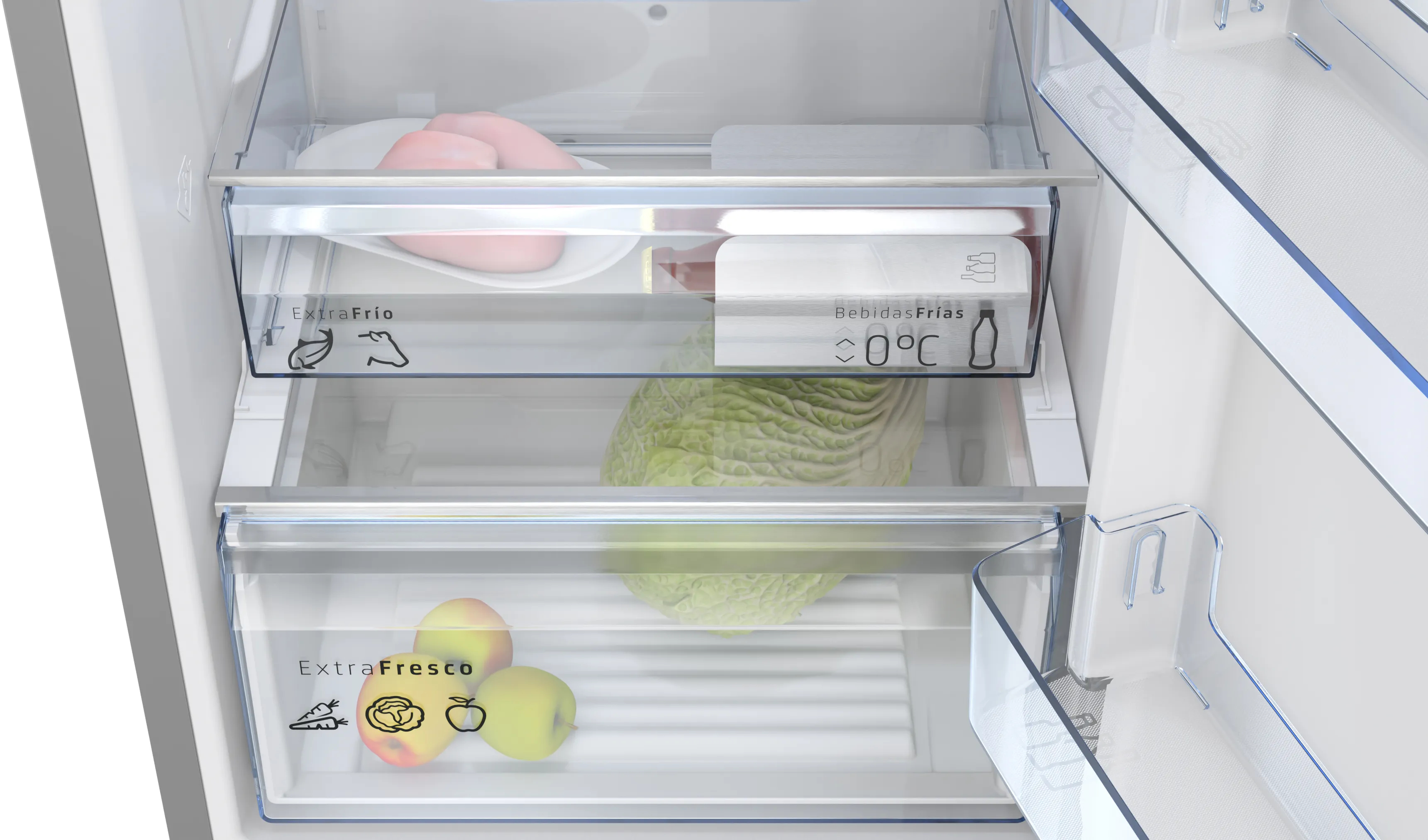 Vista interior de un refrigerador con dos cajones. Salchichas arriba, frutas y verduras abajo.