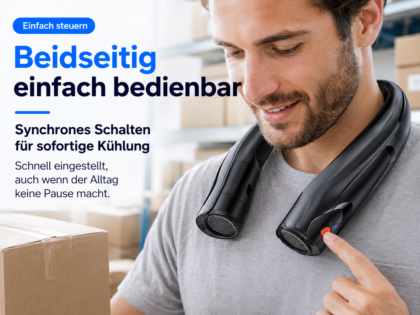 Mann mit schwarzem Nackenventilator drückt Knopf. Lagerregale im Hintergrund.