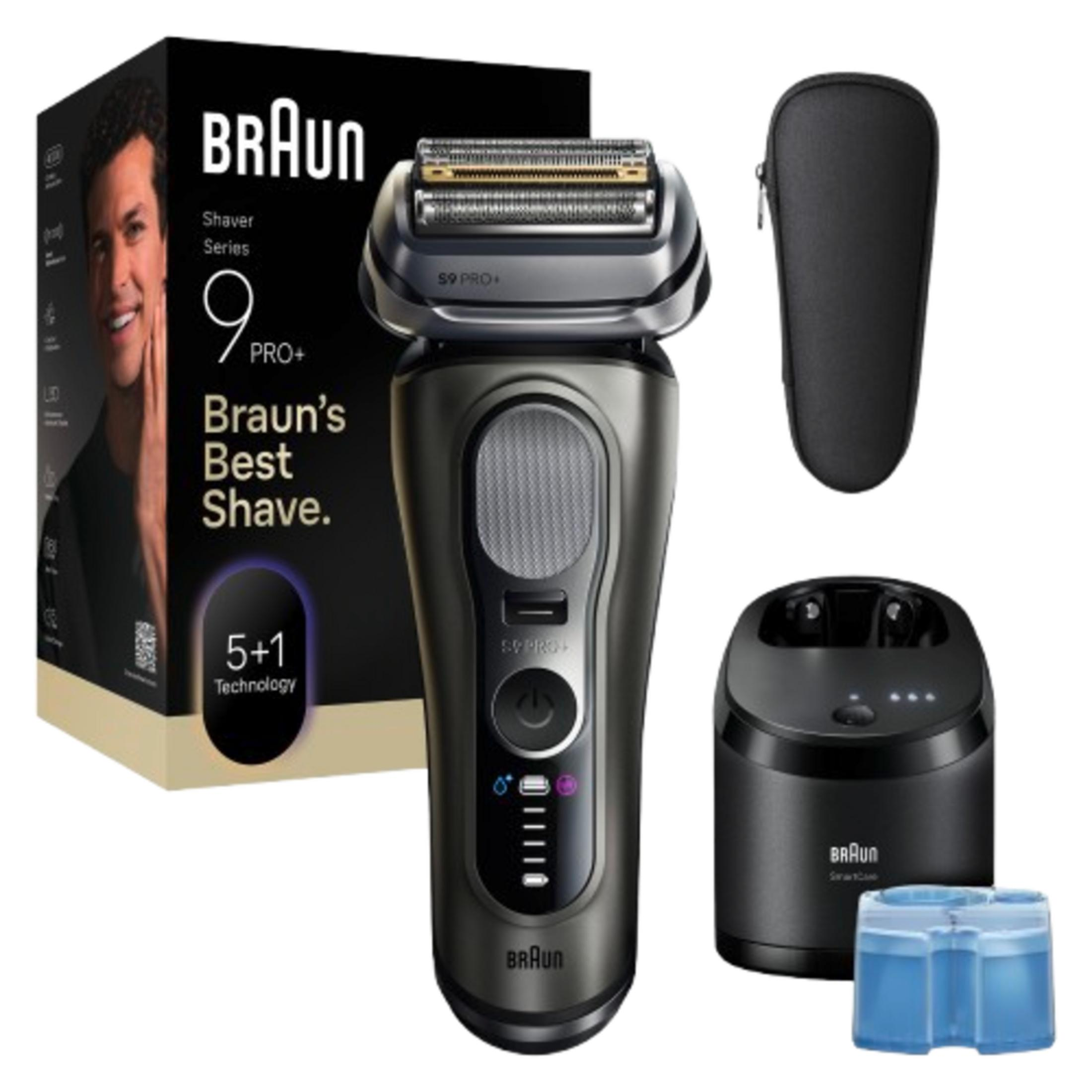 Rasoio Braun Series 9 Pro+ con base di ricarica, custodia da viaggio e cartuccia.