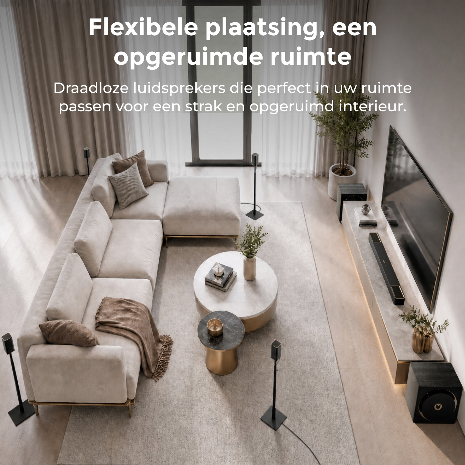Un salon moderne avec un canapé, une table basse, une télévision et des enceintes.