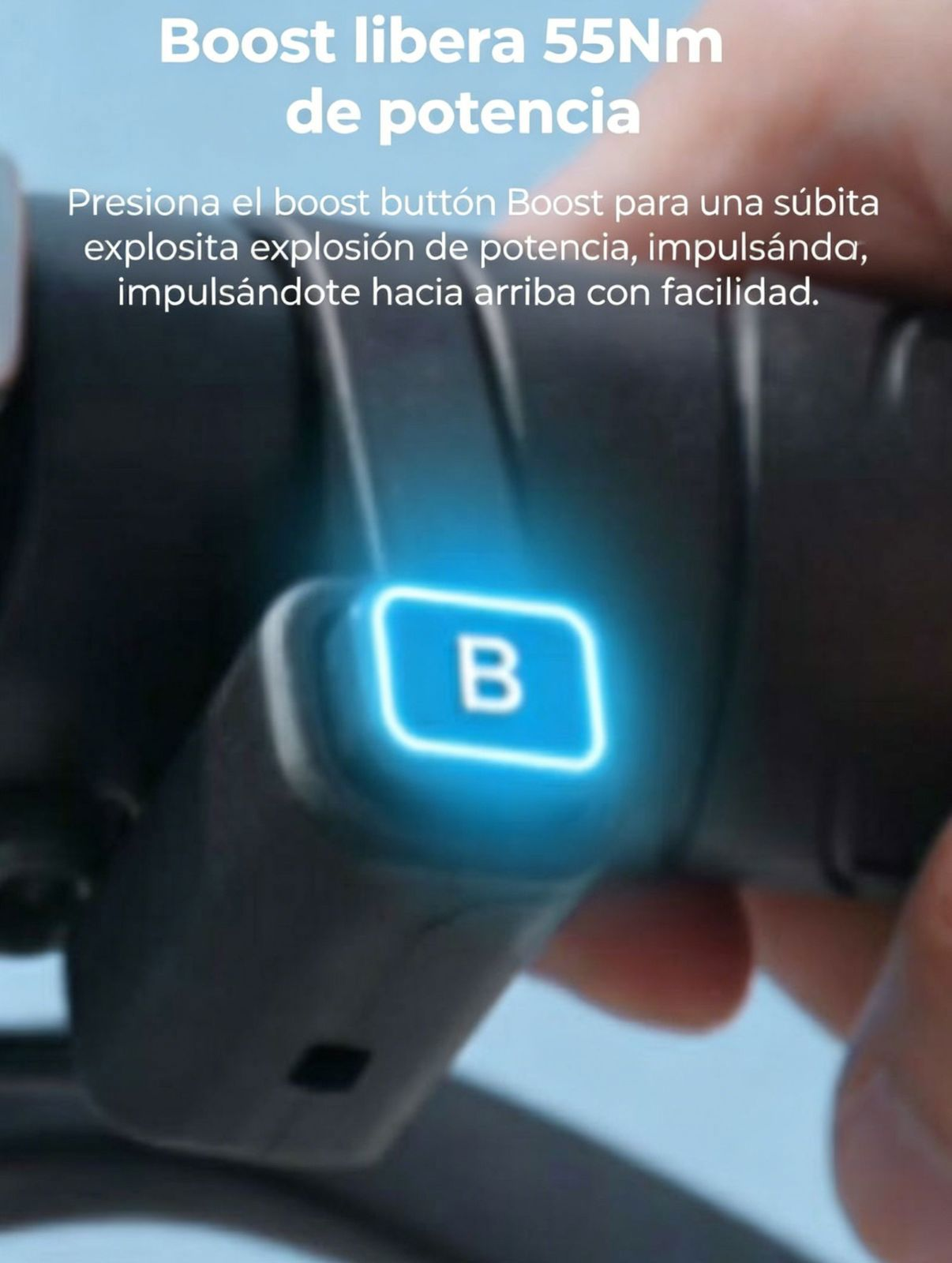 Un pulgar presiona el botón azul brillante con una B.