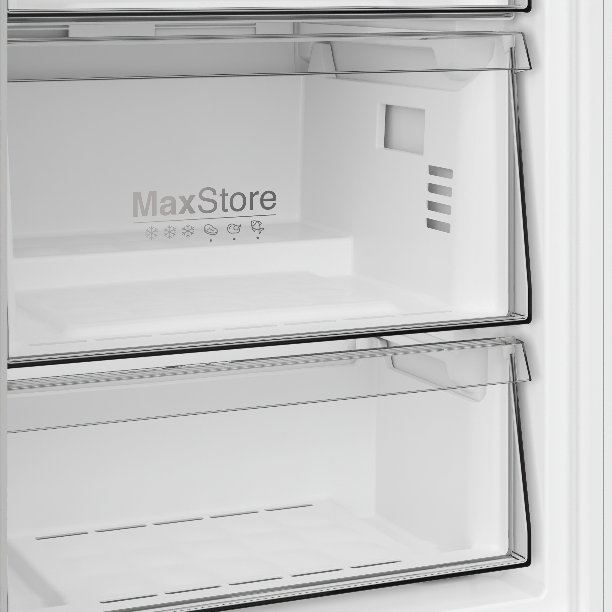 MaxStore etiketli ve simgeli boş buzdolabı çekmeceleri.