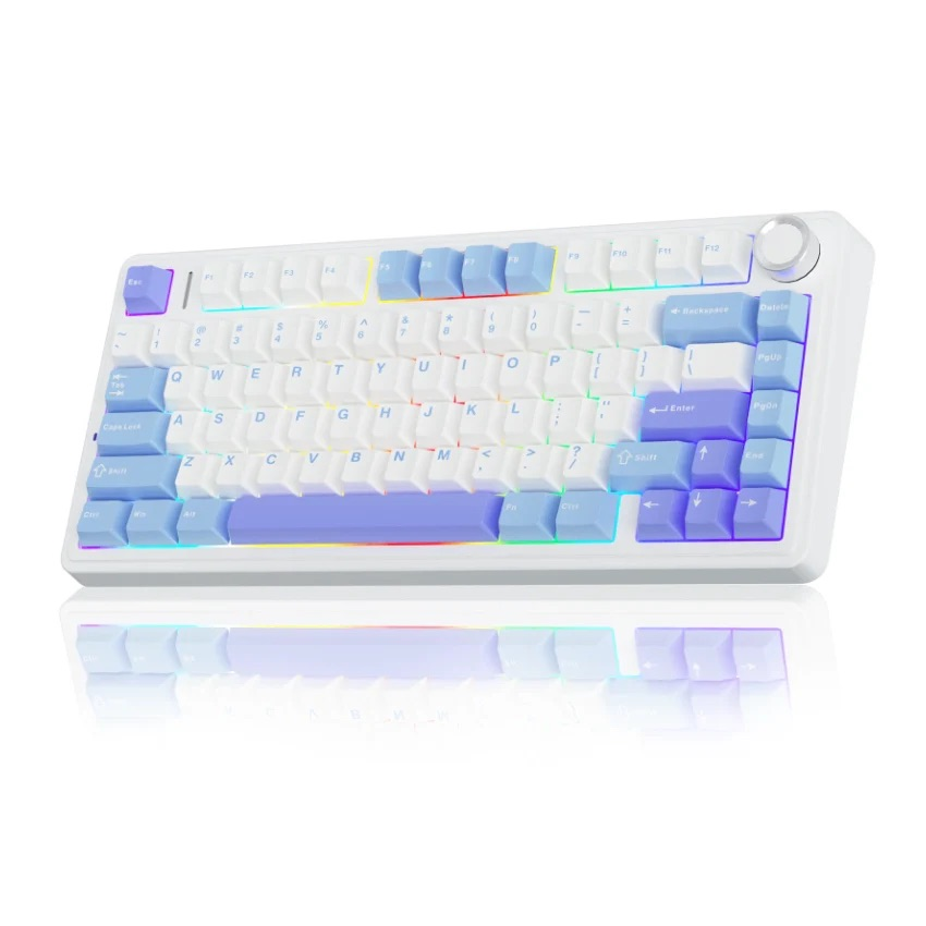 Biała klawiatura z niebieskimi i fioletowymi klawiszami i oświetleniem RGB.