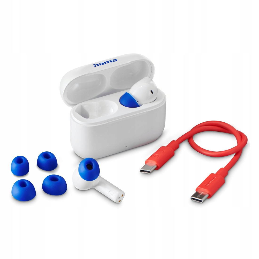 Weiße Hama Ohrhörer mit blauen Spitzen, Ladecase und rotem USB-C-Kabel.