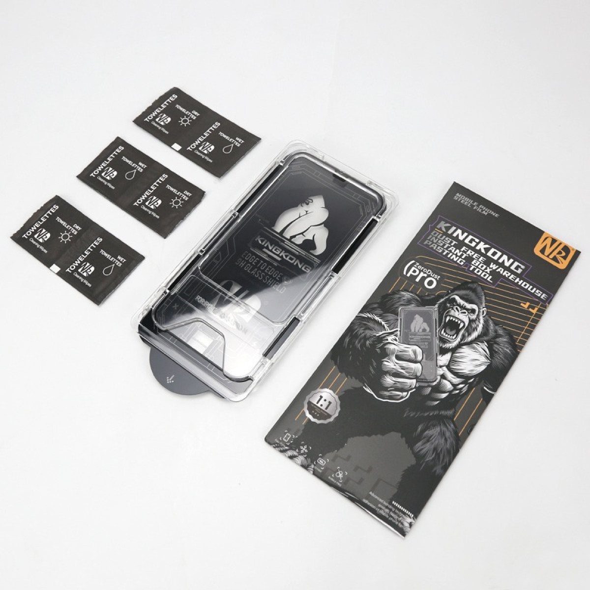 Kit protezione schermo KingKong con 4 salviette, guida installazione e strumento.
